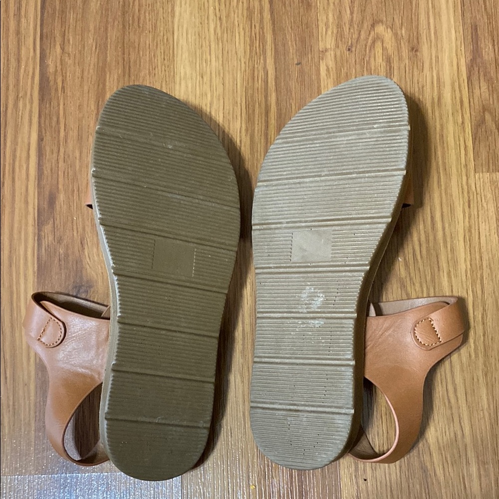 Women's Tan Sandals - Picture 3 of 3